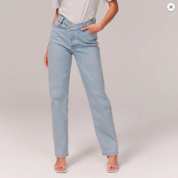 Abercrombie & Fitch Denim - Abercrombie & Fitch Curve Love light wash Dad Jeans w/ Criss Cross Waistband 29